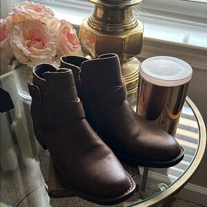 Born Women's Brown Leather Ankle Boots size 8
